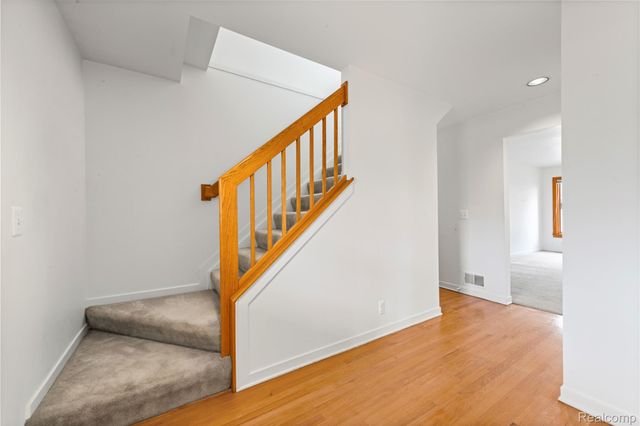 2635 Dorchester Road, Birmingham, MI 48009