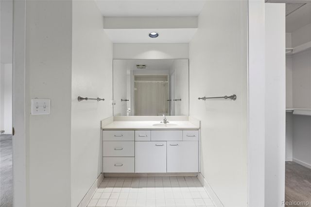 2635 Dorchester Road, Birmingham, MI 48009