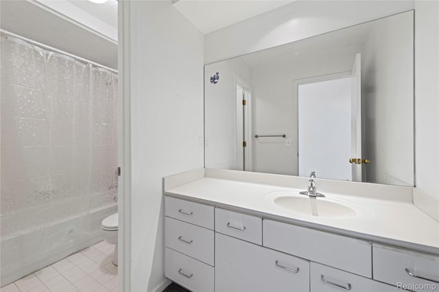 2635 Dorchester Road, Birmingham, MI 48009