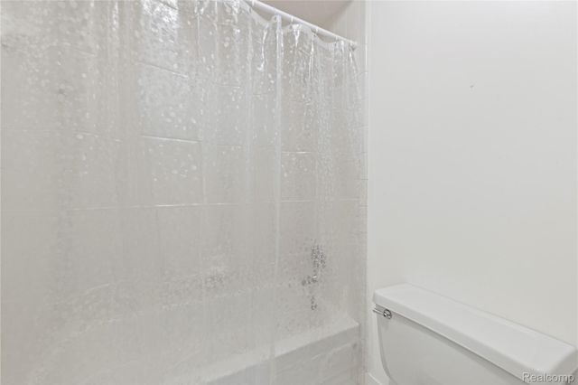 2635 Dorchester Road, Birmingham, MI 48009