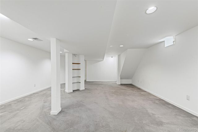 2635 Dorchester Road, Birmingham, MI 48009