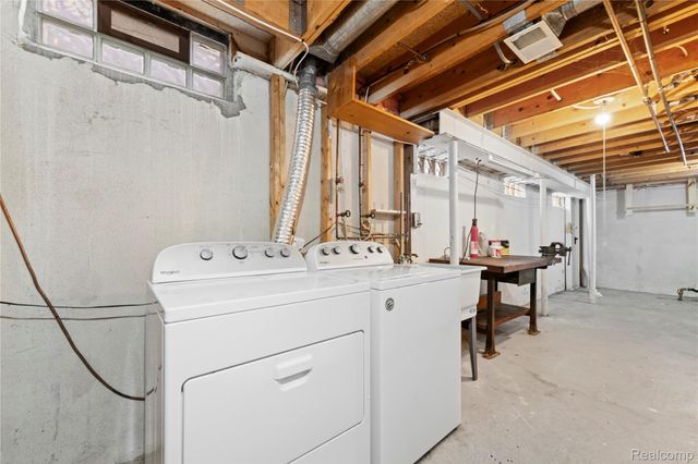 2635 Dorchester Road, Birmingham, MI 48009