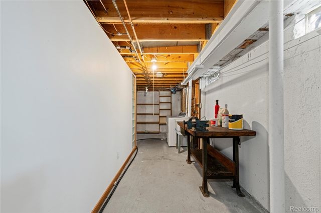 2635 Dorchester Road, Birmingham, MI 48009