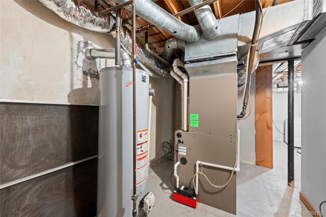 2635 Dorchester Road, Birmingham, MI 48009