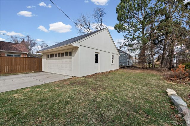 2635 Dorchester Road, Birmingham, MI 48009