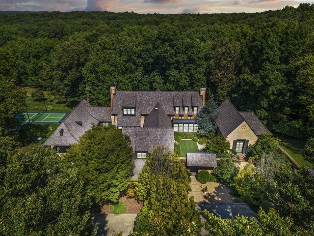 5035 Stonegate Court, Springfield, MO 65809