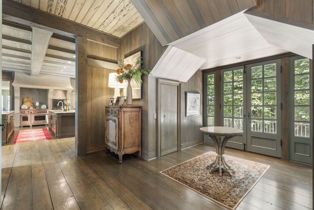 5035 Stonegate Court, Springfield, MO 65809