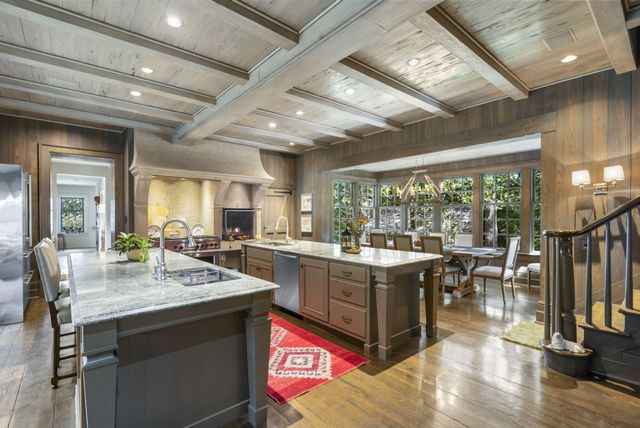 5035 Stonegate Court, Springfield, MO 65809