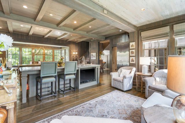 5035 Stonegate Court, Springfield, MO 65809