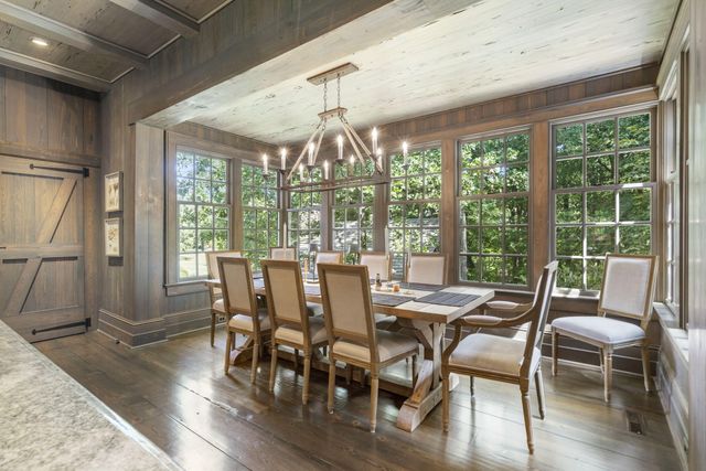 5035 Stonegate Court, Springfield, MO 65809