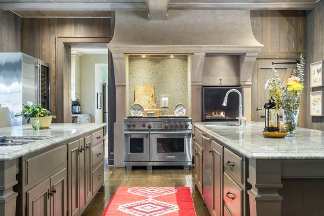 5035 Stonegate Court, Springfield, MO 65809