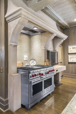 5035 Stonegate Court, Springfield, MO 65809