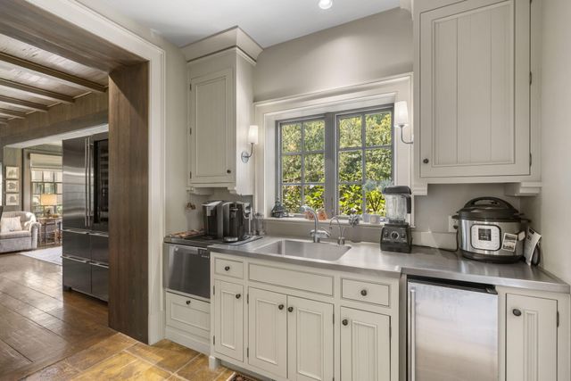 5035 Stonegate Court, Springfield, MO 65809