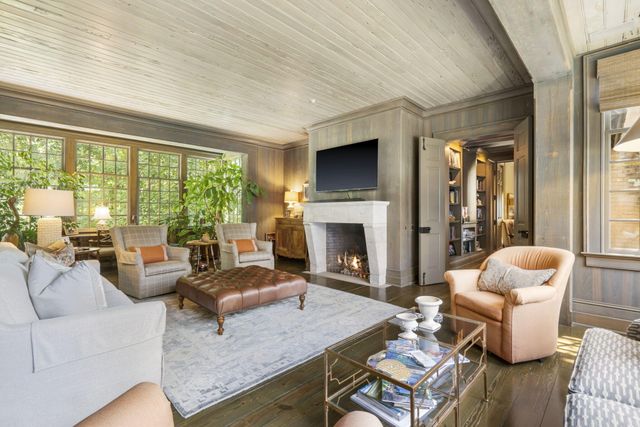 5035 Stonegate Court, Springfield, MO 65809