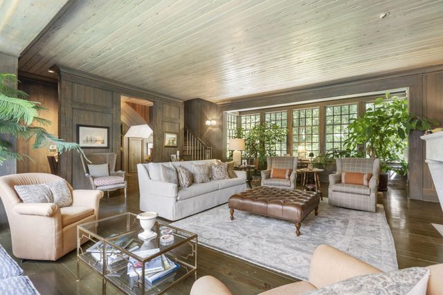 5035 Stonegate Court, Springfield, MO 65809