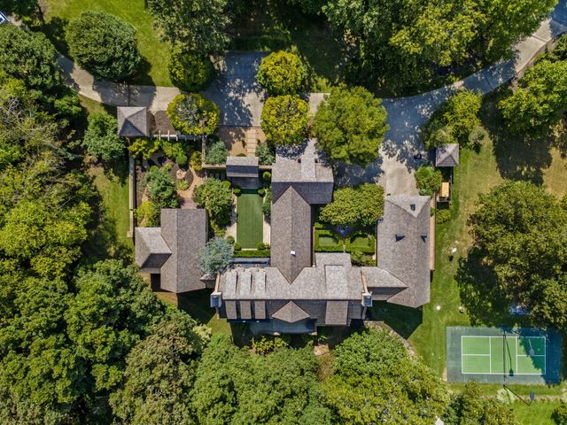 5035 Stonegate Court, Springfield, MO 65809