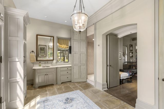 5035 Stonegate Court, Springfield, MO 65809