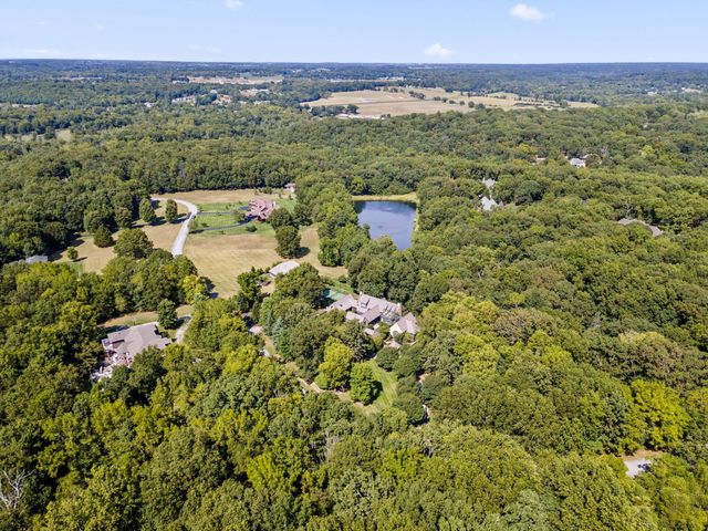 5035 Stonegate Court, Springfield, MO 65809