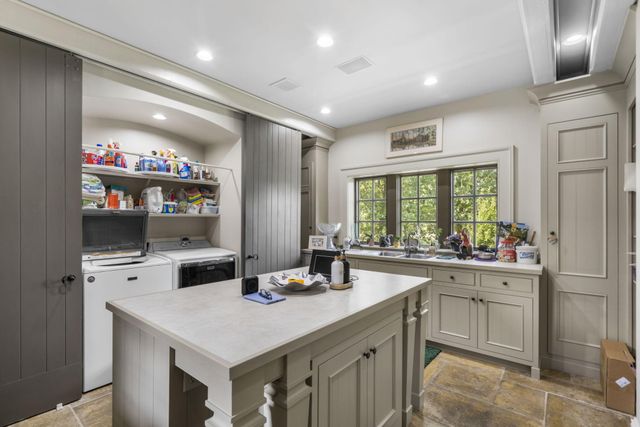 5035 Stonegate Court, Springfield, MO 65809