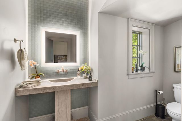 5035 Stonegate Court, Springfield, MO 65809