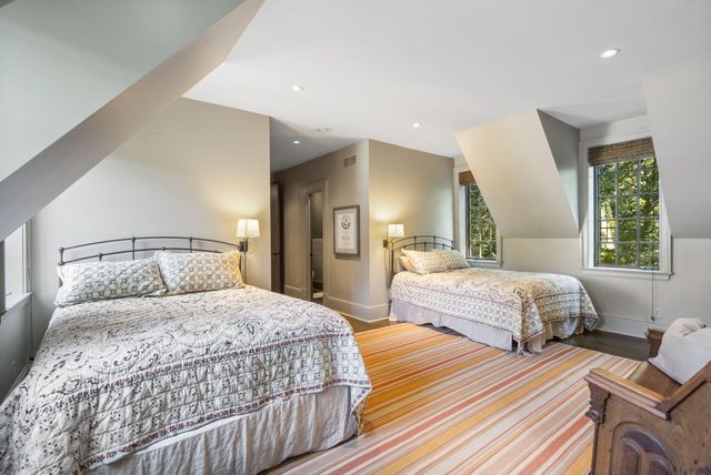 5035 Stonegate Court, Springfield, MO 65809