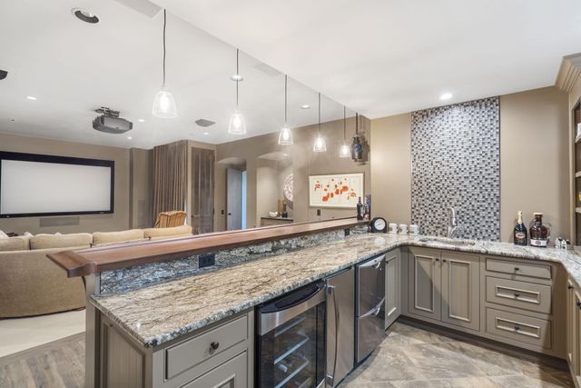 5035 Stonegate Court, Springfield, MO 65809