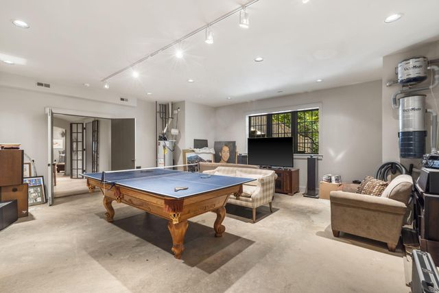 5035 Stonegate Court, Springfield, MO 65809