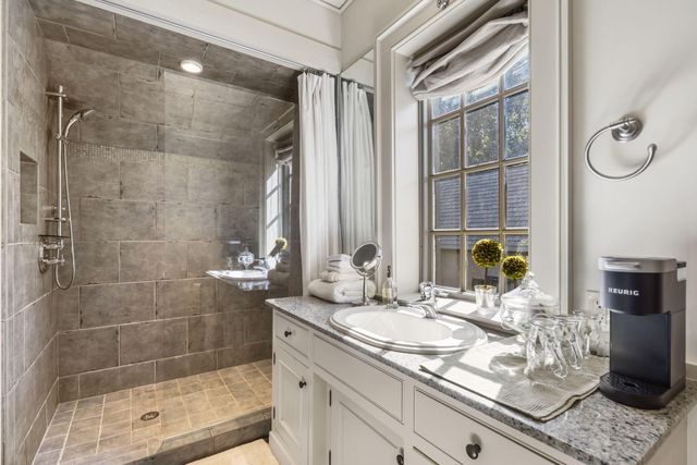 5035 Stonegate Court, Springfield, MO 65809