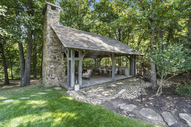 5035 Stonegate Court, Springfield, MO 65809