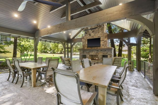 5035 Stonegate Court, Springfield, MO 65809