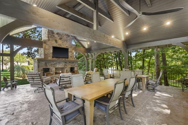 5035 Stonegate Court, Springfield, MO 65809