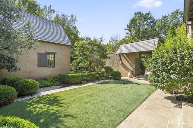 5035 Stonegate Court, Springfield, MO 65809