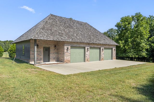 5035 Stonegate Court, Springfield, MO 65809