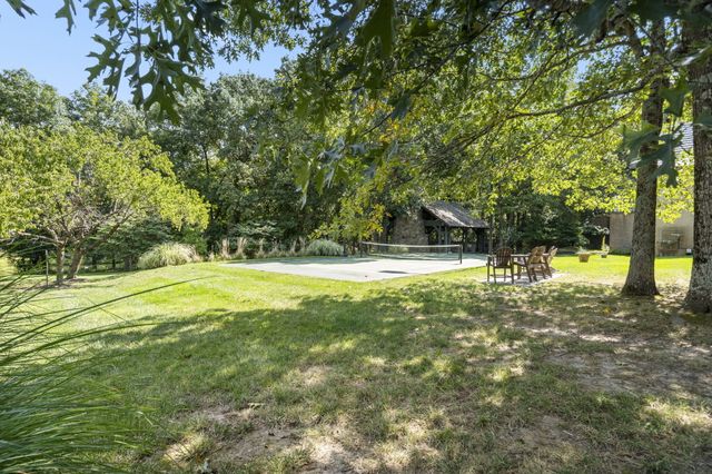 5035 Stonegate Court, Springfield, MO 65809