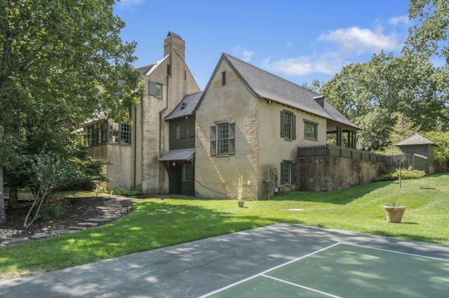 5035 Stonegate Court, Springfield, MO 65809