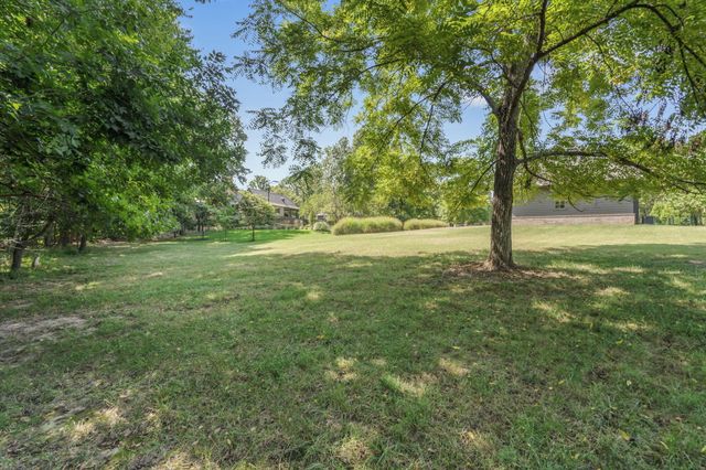 5035 Stonegate Court, Springfield, MO 65809