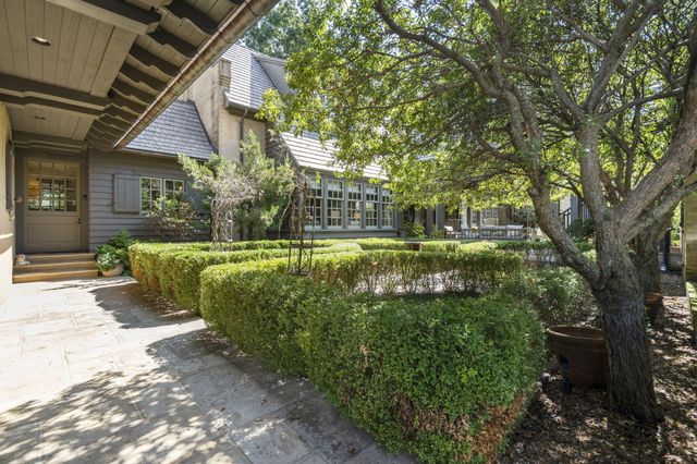 5035 Stonegate Court, Springfield, MO 65809