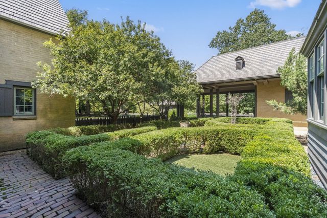 5035 Stonegate Court, Springfield, MO 65809