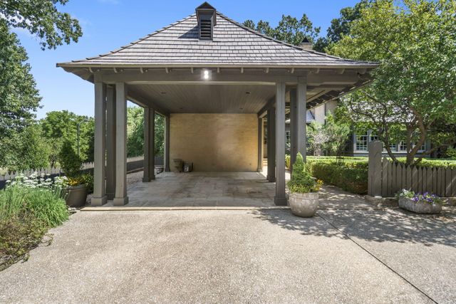 5035 Stonegate Court, Springfield, MO 65809