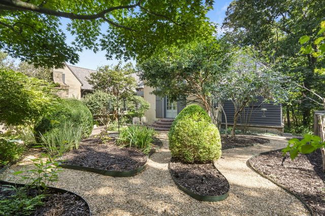 5035 Stonegate Court, Springfield, MO 65809