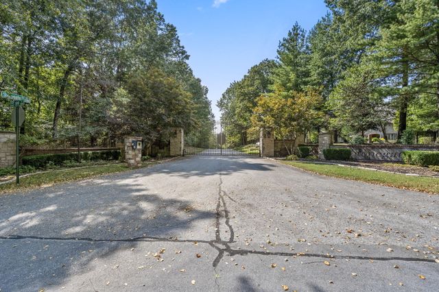 5035 Stonegate Court, Springfield, MO 65809