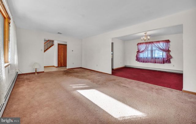 2166 WAYNE DR, Jamison, PA 18929