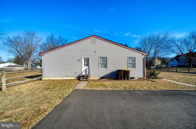 2166 WAYNE DR, Jamison, PA 18929