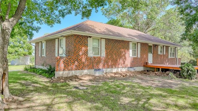 75 NW 1501 Road, Holden, MO 64040