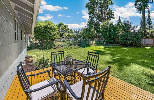 8910 217th Street SW, Edmonds, WA 98026