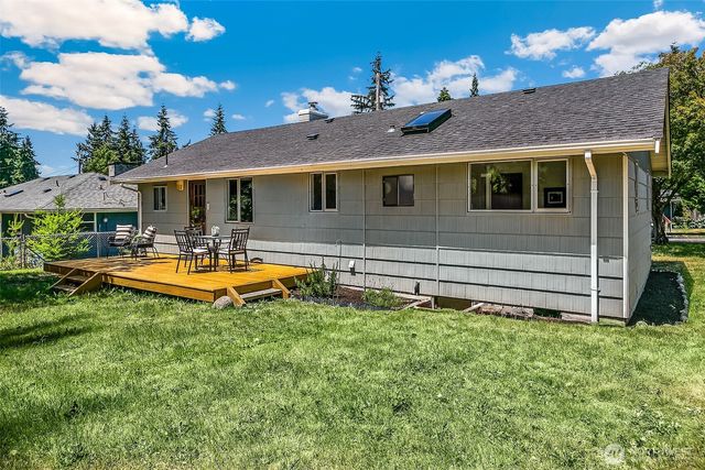 8910 217th Street SW, Edmonds, WA 98026