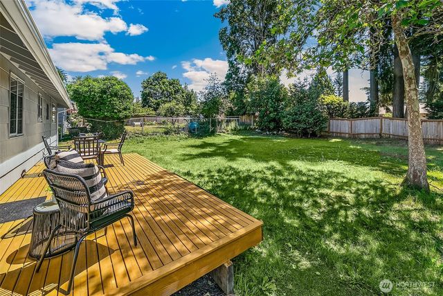 8910 217th Street SW, Edmonds, WA 98026