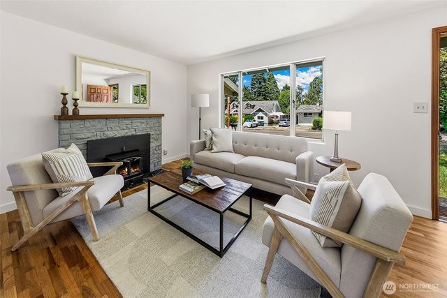 8910 217th Street SW, Edmonds, WA 98026