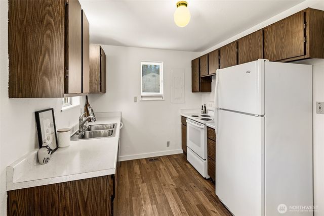 8910 217th Street SW, Edmonds, WA 98026