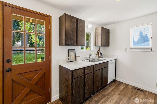 8910 217th Street SW, Edmonds, WA 98026